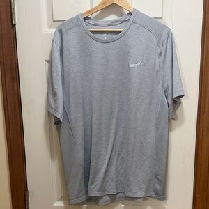 Nike Light Gray Men's Short Sleeve Tee